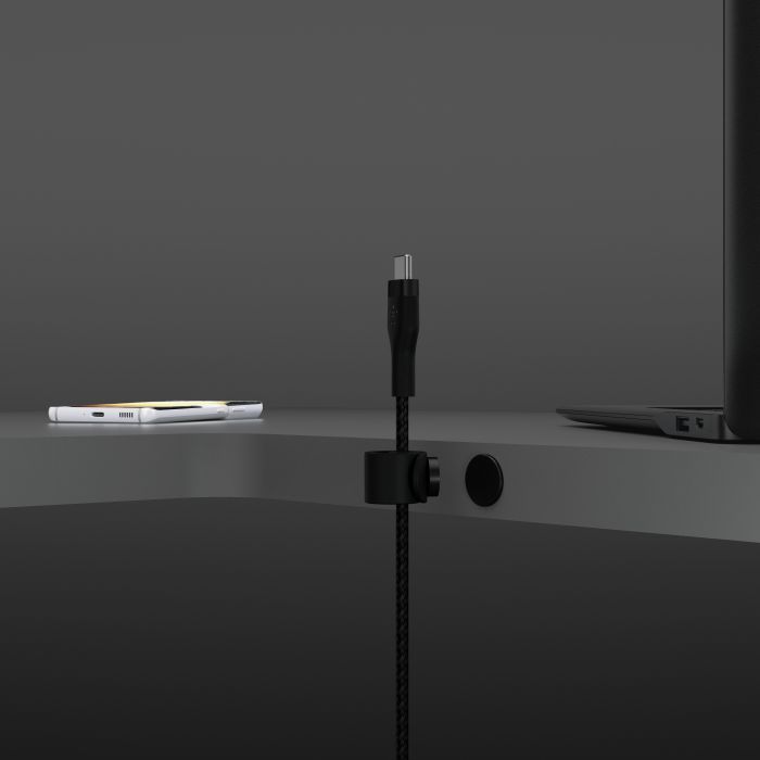 Кабель USB-C > USB-C заряджання/синхронізації Belkin 1м, 60Вт, Type-C, плетений, силіконовий, з ремінцем на магніті, чорний