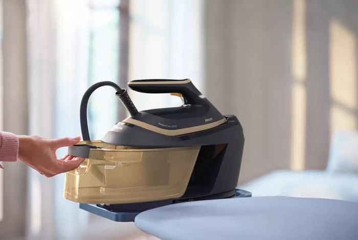 Праска-парогенератор Philips PerfectCare 6000 Series, 2400Вт, 1800мл, паровий удар -600гр, постійна пара - 130гр, нерж. сталь, синьо-золотий