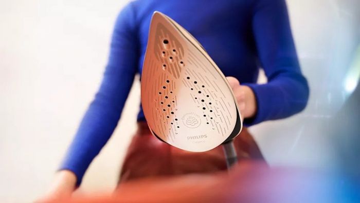 Прасувальна система PHILIPS All-In-One 8500, 2200Вт, 1200мл, паровий удар -300гр, верт. відпарювання, керам. підошва, сірий