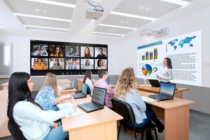 Проєктор Epson EB-L260F FHD, 4600 lm, LASER, 1.32-2.12, WiFi Проєктор Epson EB-L260F FHD, 4600 lm, LASER, 1.32-2.12, WiFi