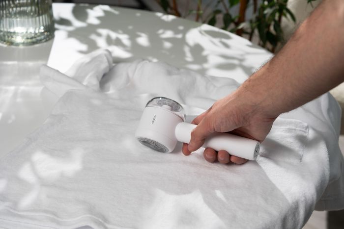 Машинка для видалення катишків Ardesto, 8500 обертів на хв, велика площа лез, 90 хв. роботи на одному заряді, USB-C > USB-A, білий