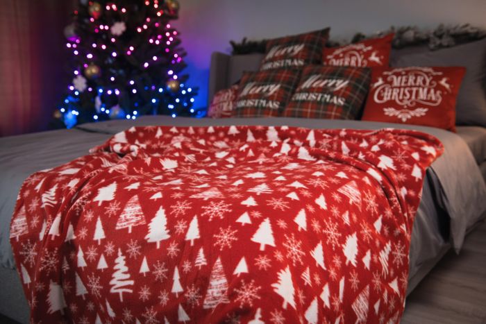Плед Ardesto Christmas Fleece 130x160см, 100% поліестер, засніжені ялинки