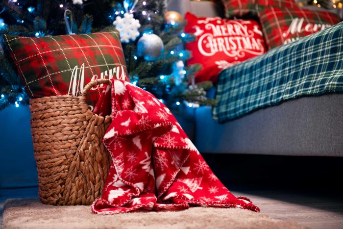 Плед Ardesto Christmas Fleece 130x160см, 100% поліестер, засніжені ялинки