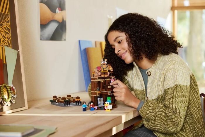 Конструктор LEGO Minecraft Бійцівський ринг у лісовому маєтку