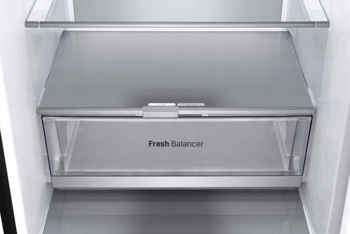 Холодильник LG з нижн. мороз., 203x60х68, холод.відд.-277л, мороз.відд.-107л, 2дв., А++, NF, інв., диспл зовн., Fresh Сonverter, Metal Fresh, чорний матовий