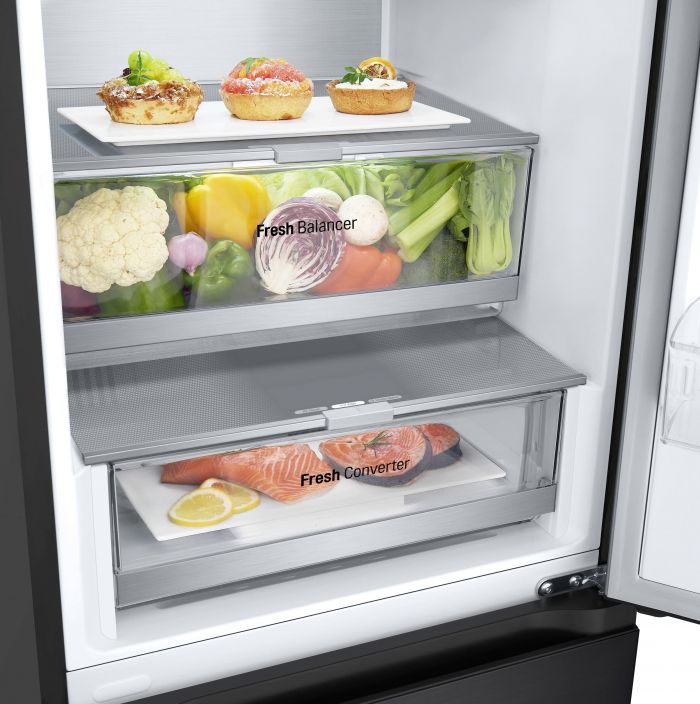 Холодильник LG з нижн. мороз., 203x60х68, холод.відд.-277л, мороз.відд.-107л, 2дв., А++, NF, інв., диспл зовн., Fresh Сonverter, Metal Fresh, чорний матовий