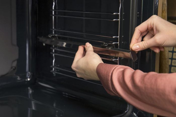 Духова шафа Gorenje електрична, 77л, A+, дисплей, макс.темп.- 300, IconLed, чорний