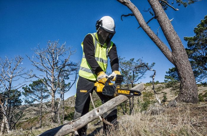 Пила ланцюгова акумуляторна DeWalt 18В шина 30см 3/8" без АКБ та ЗП