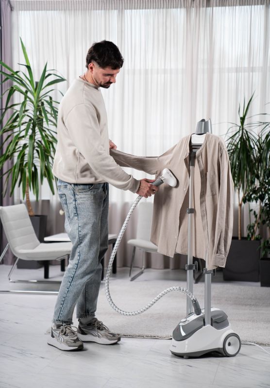 Відпарювач ARDESTO вертикальний IR-S18B, 1800Вт, 1800мл, дошка, нерж. сталь, білий+сірий