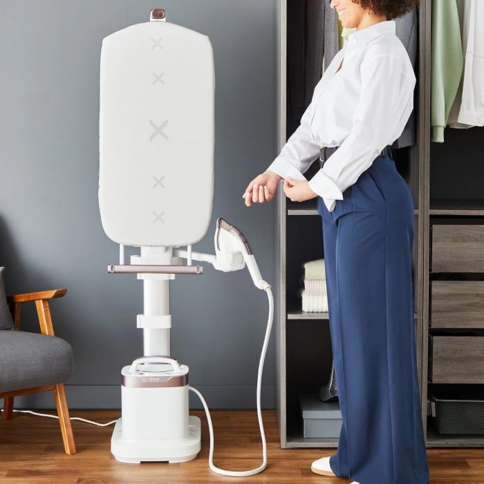 Прасувальна система Tefal IXEO Vision, 2200Вт, 1200мл, паровий удар -200гр, верт. відпарювання, керам. підошва, білий