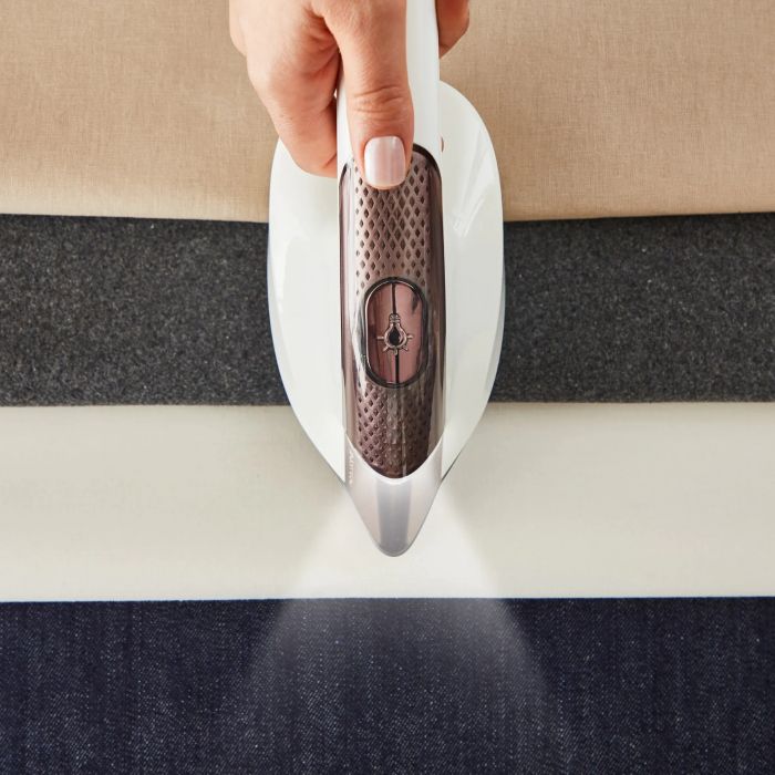 Прасувальна система Tefal IXEO Vision, 2200Вт, 1200мл, паровий удар -200гр, верт. відпарювання, керам. підошва, білий