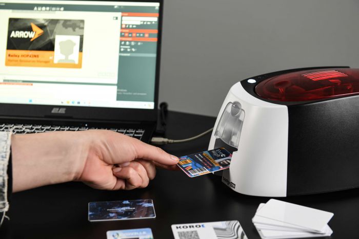 Принтер Badgy200 для друку на пластикових картках