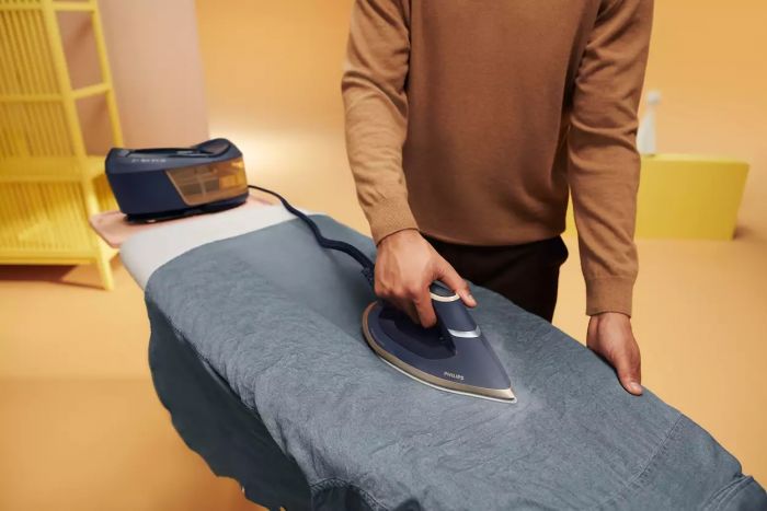 Праска-парогенератор Philips PerfectCare 6000 Series, 2400Вт, 1800мл, паровий удар -600гр, постійна пара - 130гр, нерж. сталь, синьо-золотий