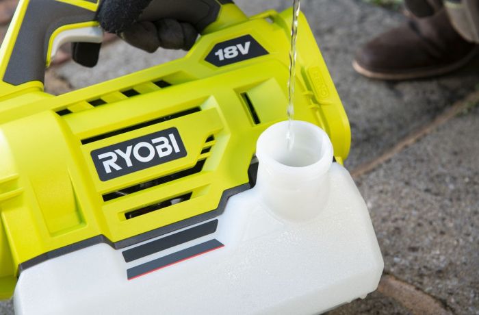 Обприскувач-розпилювач акумуляторний Ryobi ONE+ RY18FGA-0 2л 18В 0.12л/хв 2.8кг без АКБ та ЗП