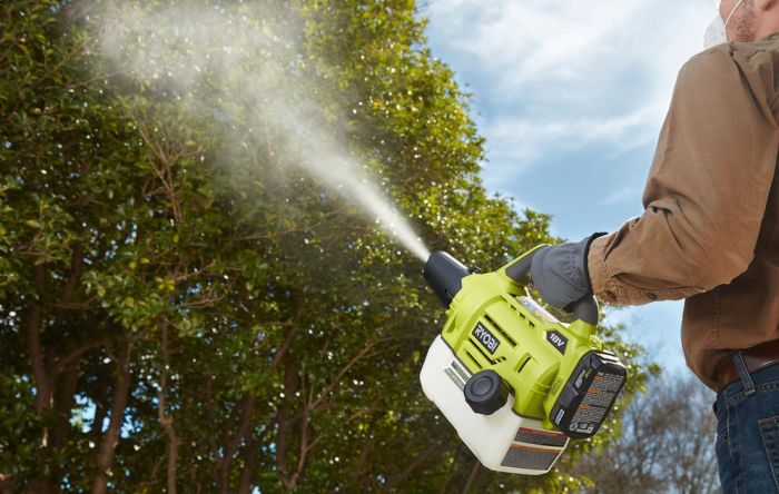 Обприскувач-розпилювач акумуляторний Ryobi ONE+ RY18FGA-0 2л 18В 0.12л/хв 2.8кг без АКБ та ЗП
