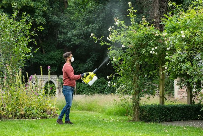 Обприскувач-розпилювач акумуляторний Ryobi ONE+ RY18FGA-0 2л 18В 0.12л/хв 2.8кг без АКБ та ЗП