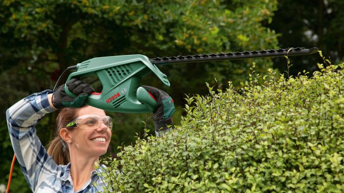 Кущоріз Bosch EasyHedgeCut 55 450Вт 55см крок різу 16мм 2.7кг