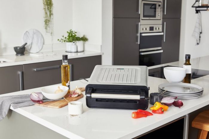 Гриль George Foreman прижимний Smokeless Grill 1575Вт, темп. режимів-1, з`ємні пластини, пластик, чорний