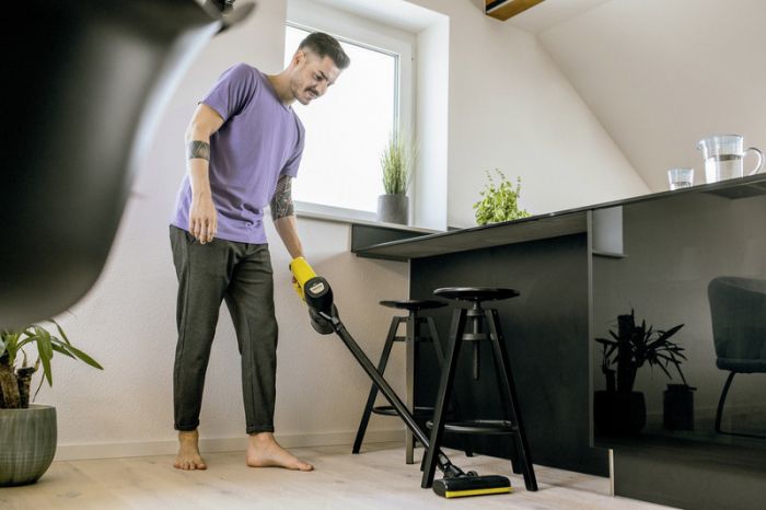 Пилосос Karcher безпровідний VC 4 my Home, 70Вт, конт пил -0.65л, автон. робота до 30хв, вага-2.35кг, микрофильтр, турбо, білий