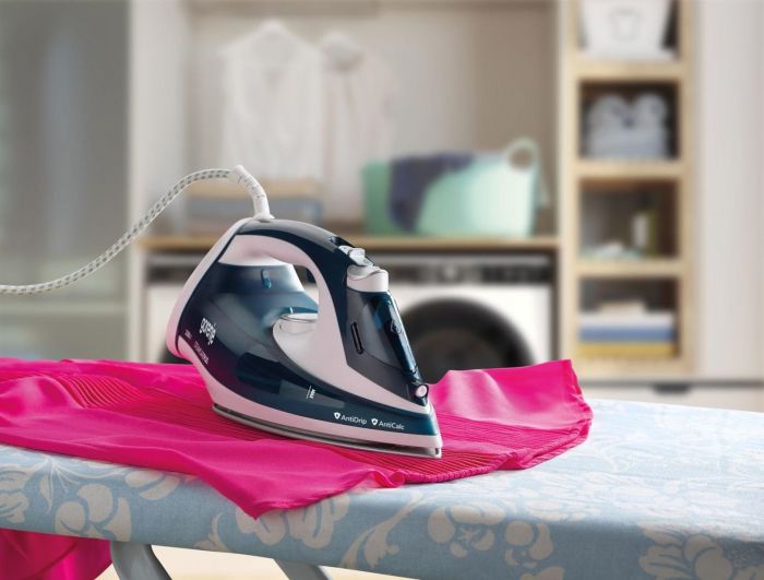 Праска Gorenje, 2200Вт, 280мл, паровий удар -90гр, верт. відпарювання, антинакип, керам. підошва, бірюзовий