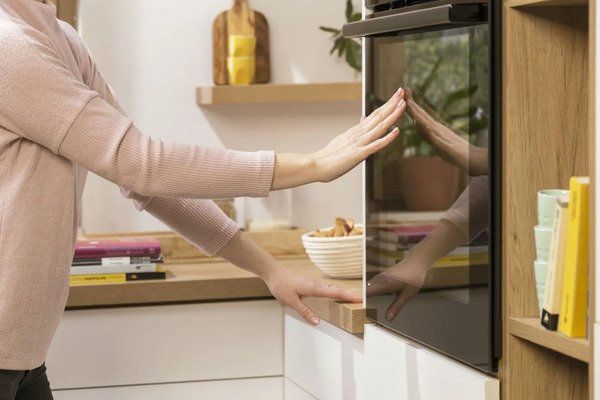 Духова шафа Gorenje електрична, 77л, A+, пара, дисплей, чорний