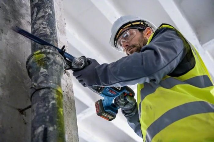 Пила шабельна акумуляторна Bosch GSA 185-LI 18В пропил 230мм хід 28мм 3.2кг без АКБ та ЗП
