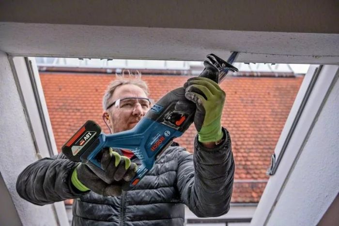 Пила шабельна акумуляторна Bosch GSA 185-LI 18В пропил 230мм хід 28мм 3.2кг без АКБ та ЗП