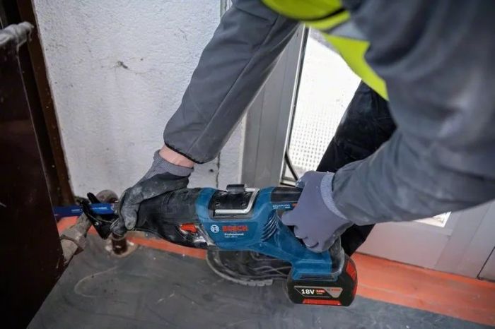 Пила шабельна акумуляторна Bosch GSA 185-LI 18В пропил 230мм хід 28мм 3.2кг без АКБ та ЗП