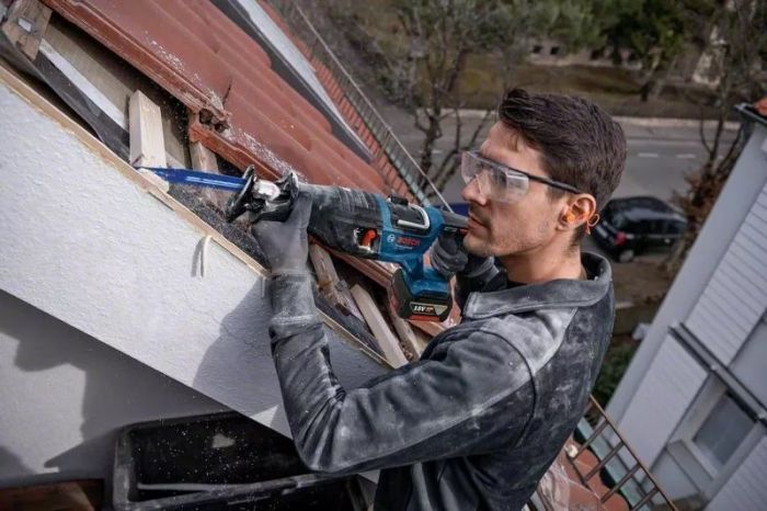 Пила шабельна акумуляторна Bosch GSA 185-LI 18В пропил 230мм хід 28мм 3.2кг без АКБ та ЗП