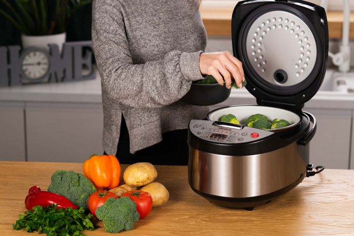 Мультиварка Ardesto, 860Вт, чаша-5л, електронне керув., книга рецептів, метал/пластик, сріблясто-чорний