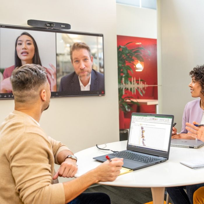 Система відеоконференцзв'язку Poly Studio R30, 4K, 3 x Omni mic, сертифікати Microsoft Teams, Zoom, сірий