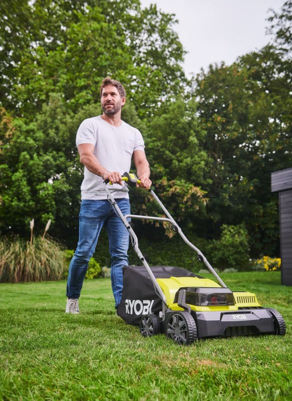 Аератор-скарифікатор акумуляторний Ryobi ONE+ RY18SFX35A-240 18В акб 2х4А·год 35см 55л 10кг