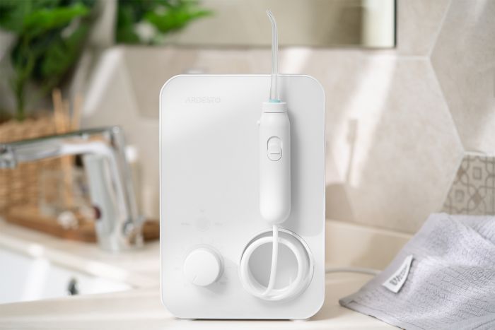 Іригатор Ardesto стаціонарний, чаша 600 мл, від мережі , 7 насадок, білий