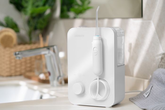 Іригатор Ardesto стаціонарний, чаша 600 мл, від мережі , 7 насадок, білий