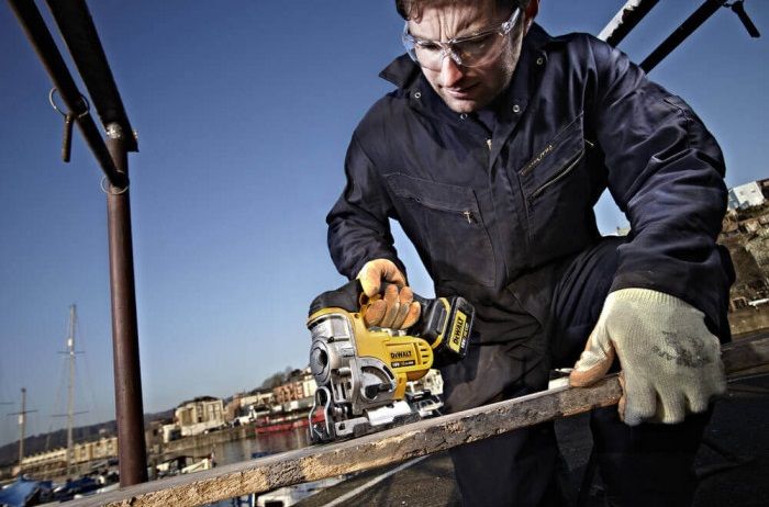 Лобзик акумуляторний DeWalt 18.0В XR 3000кол/хв хід 26мм 2.3кг без АКБ та ЗП