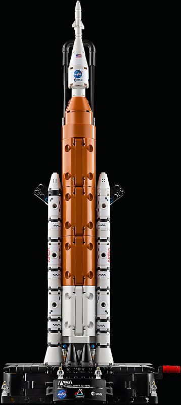 Конструктор LEGO Technic Ракета із системою космічного запуску NASA Artemis