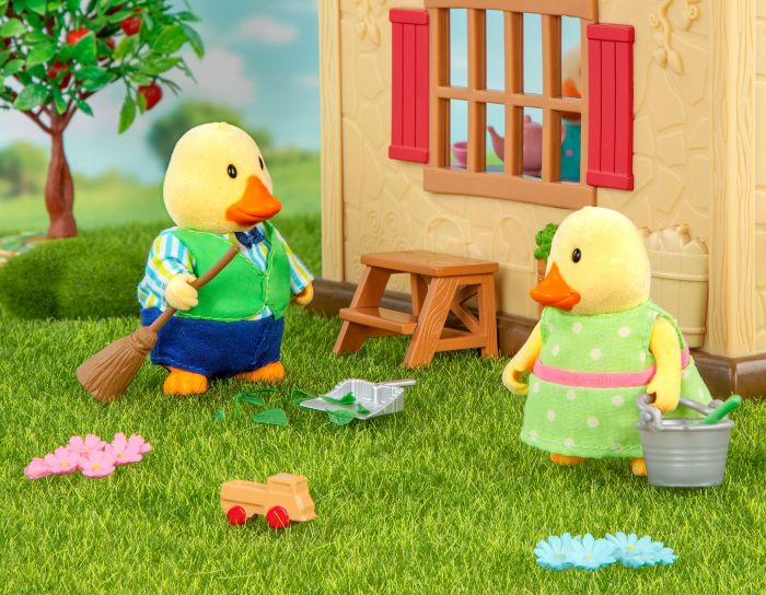 Набір фігурок Li`l Woodzeez Сім'я Качок 4од, книжка EN