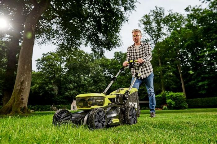 Газонокосарка акумуляторна Ryobi Max Power RY36LMX46A-140 36В акб 1х4А·год 46см 45л 25-75мм 22.5кг