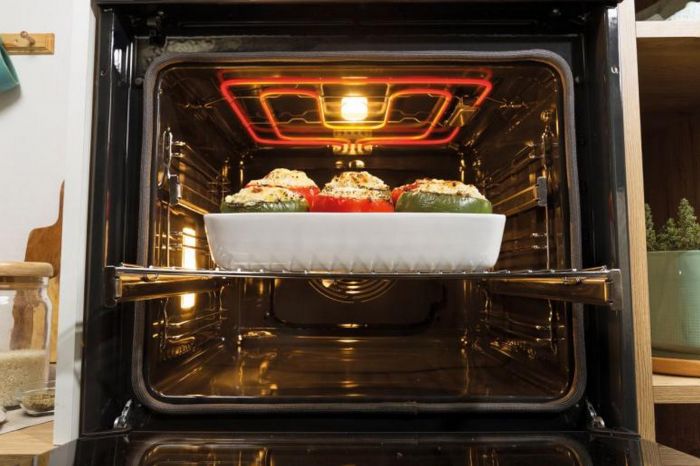 Духова шафа Gorenje електрична, 77л, A+, IconLed, чорний