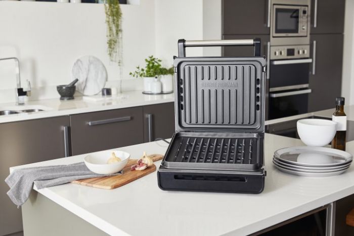 Гриль George Foreman прижимний Smokeless Grill 1575Вт, темп. режимів-1, з`ємні пластини, пластик, чорний