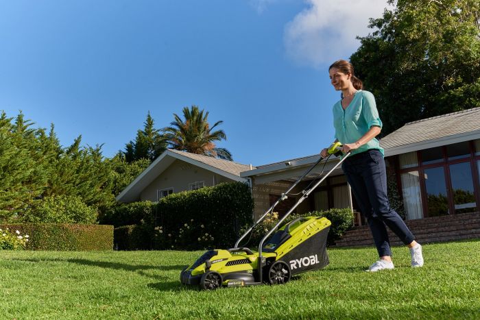 Газонокосарка мережева Ryobi RLM13E33S 1300Вт 33см 35л 20-60мм 9кг