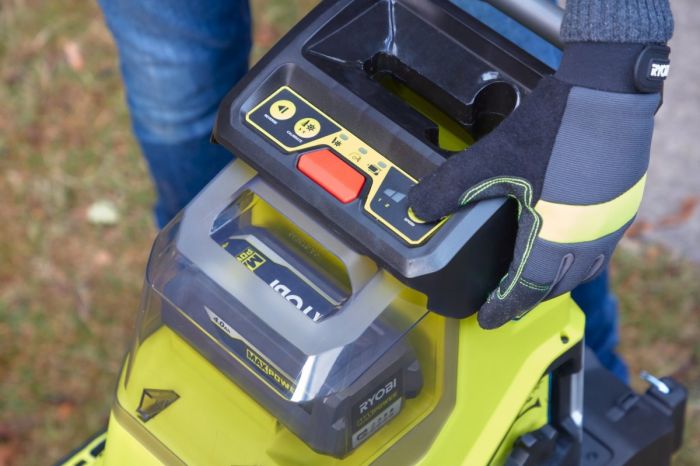 Подрібнювач садовий акумуляторний Max Power Ryobi RY36SHX40-0 36В 40мм 55л 18кг (без АКБ та ЗУ) фреза низькошумний