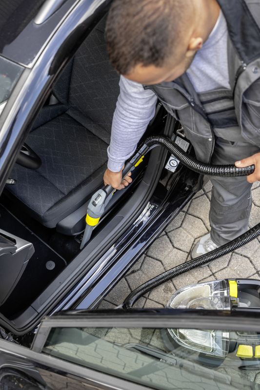 Пилосос професійний миючий Karcher Puzzi 8/1 1200Вт 270мБар контейнер 8/7л 8.6кг