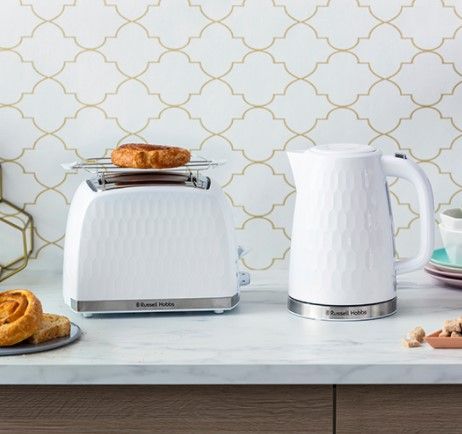 Електрочайник Russell Hobbs Honeycomb 1.7л, пластик, білий